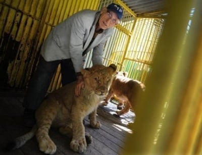 Дядо на 82 години се опитва да спаси зоопарка в Разград
