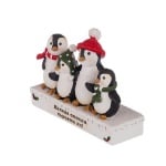 Коледни пингвини с надпис - Коледа стопля сърцата ни!