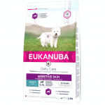 Храна за израснали кучета от всички породи с чувствителна кожа, алергии или непоносимост към пилешко месо Eukanuba Daily Care Sensitive Skin, две разфасовки